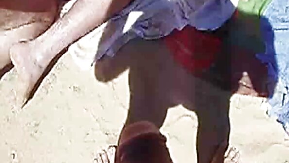 იმპერიული მამა აიძულებს მორჩილ დედინაცვალს გაეღოს მის ძირს